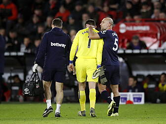 West Ham's Lukasz Fabianski fa...